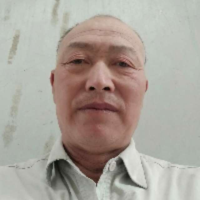 樱桃浅吻欣慰的照片