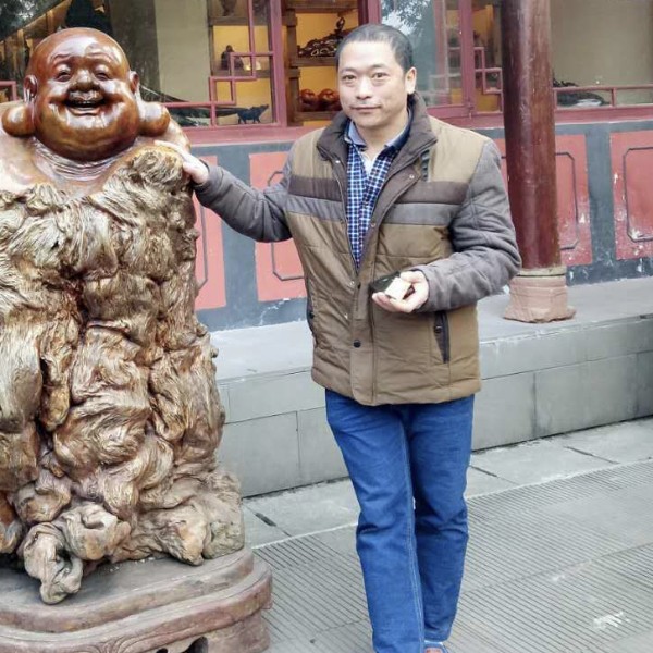 初妆落拓的照片