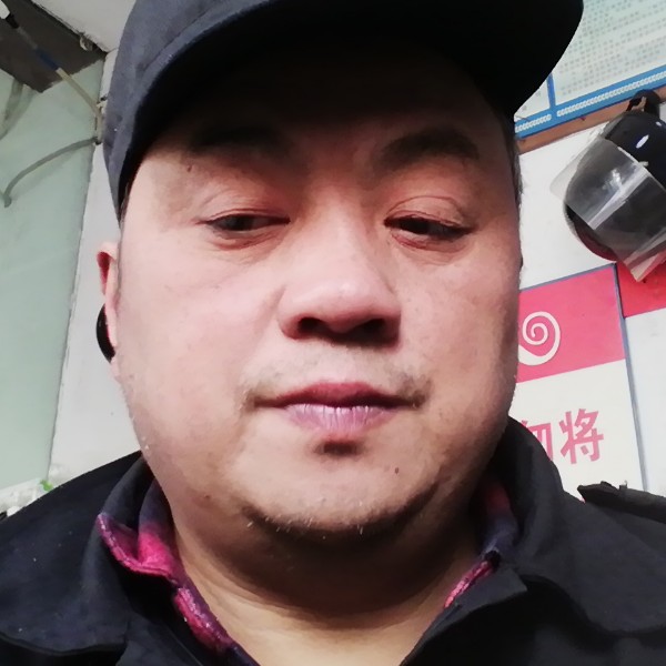 涟漪俊逸的照片