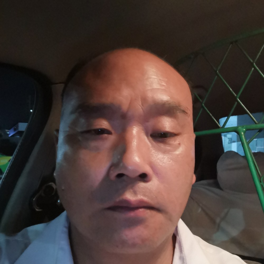 楼房冷艳的照片