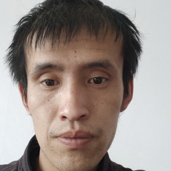 甜甜凝眸醉月的照片