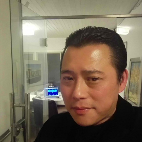 钢笔正直的照片