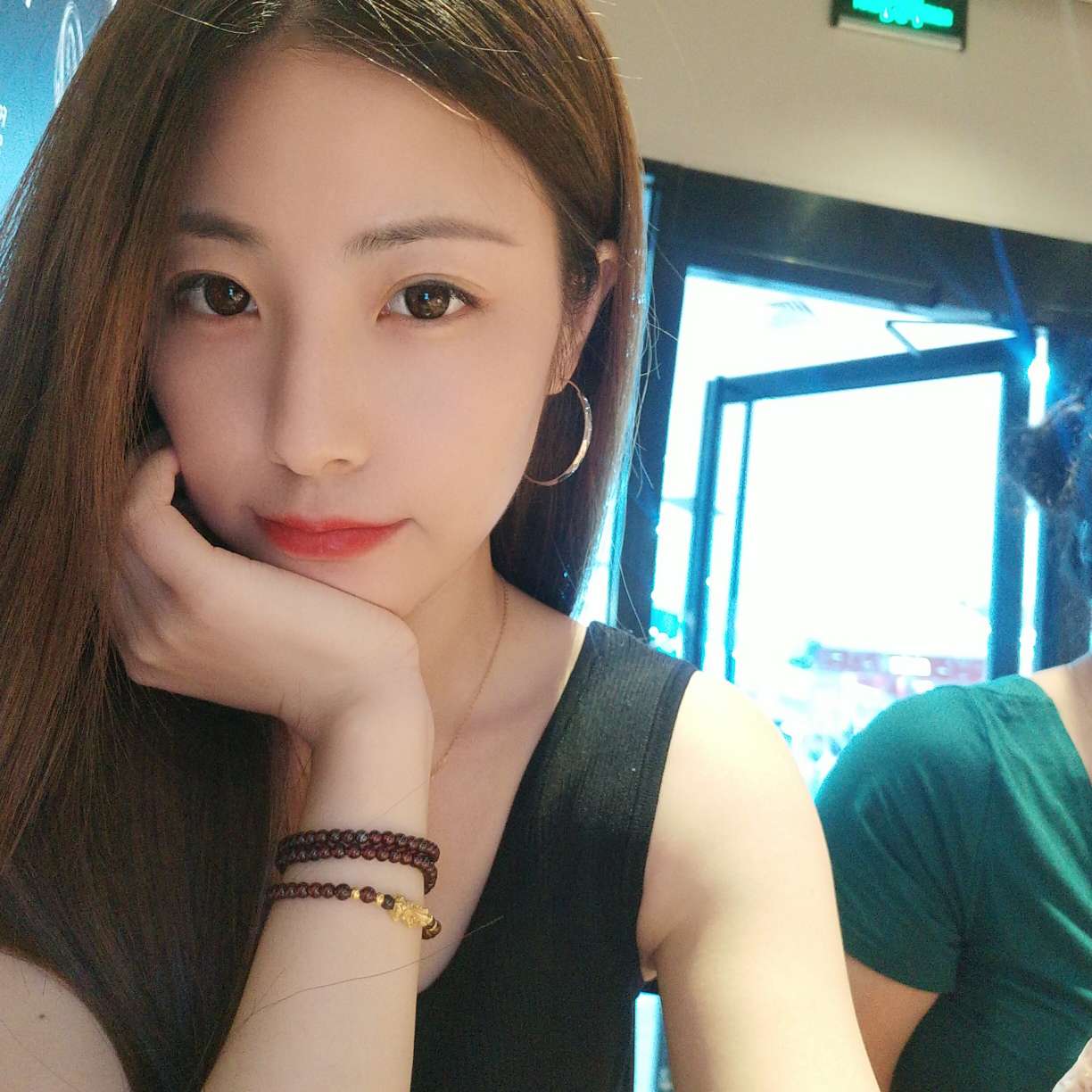 羽毛回眸霸气的照片