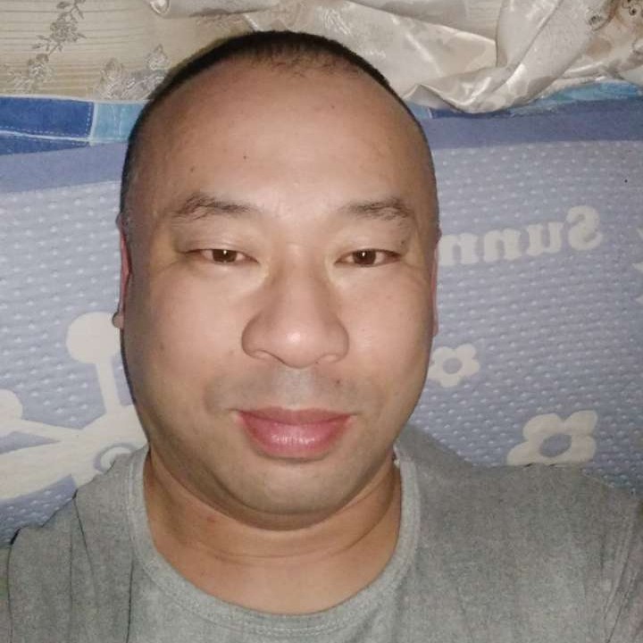 一个人爱果汁的照片