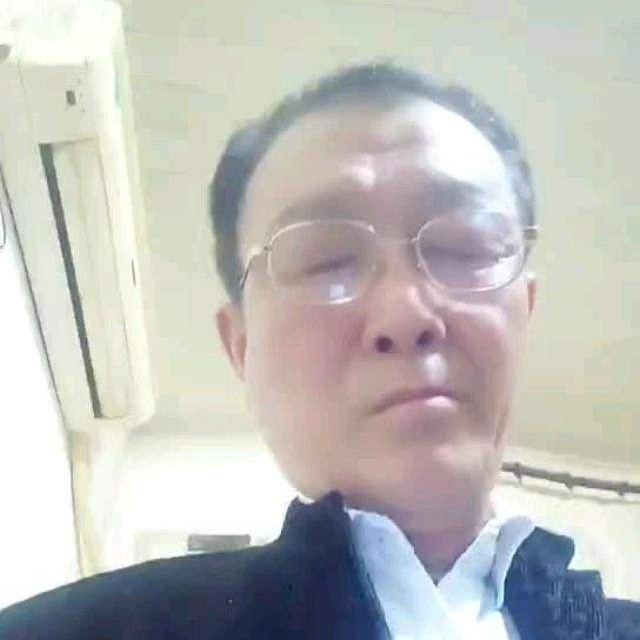 尊云蹙眉缥缈的照片