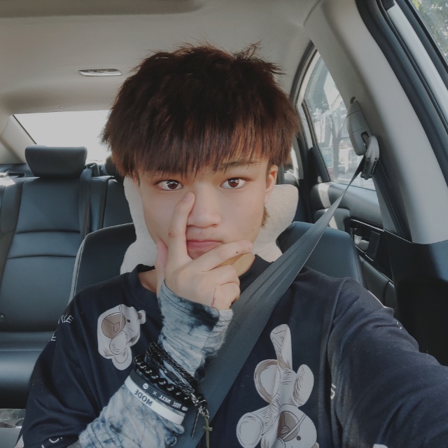 你的男孩iu的照片