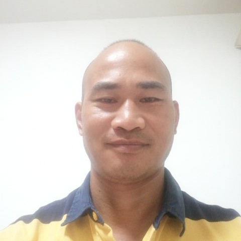 专注倾心钢笔的照片