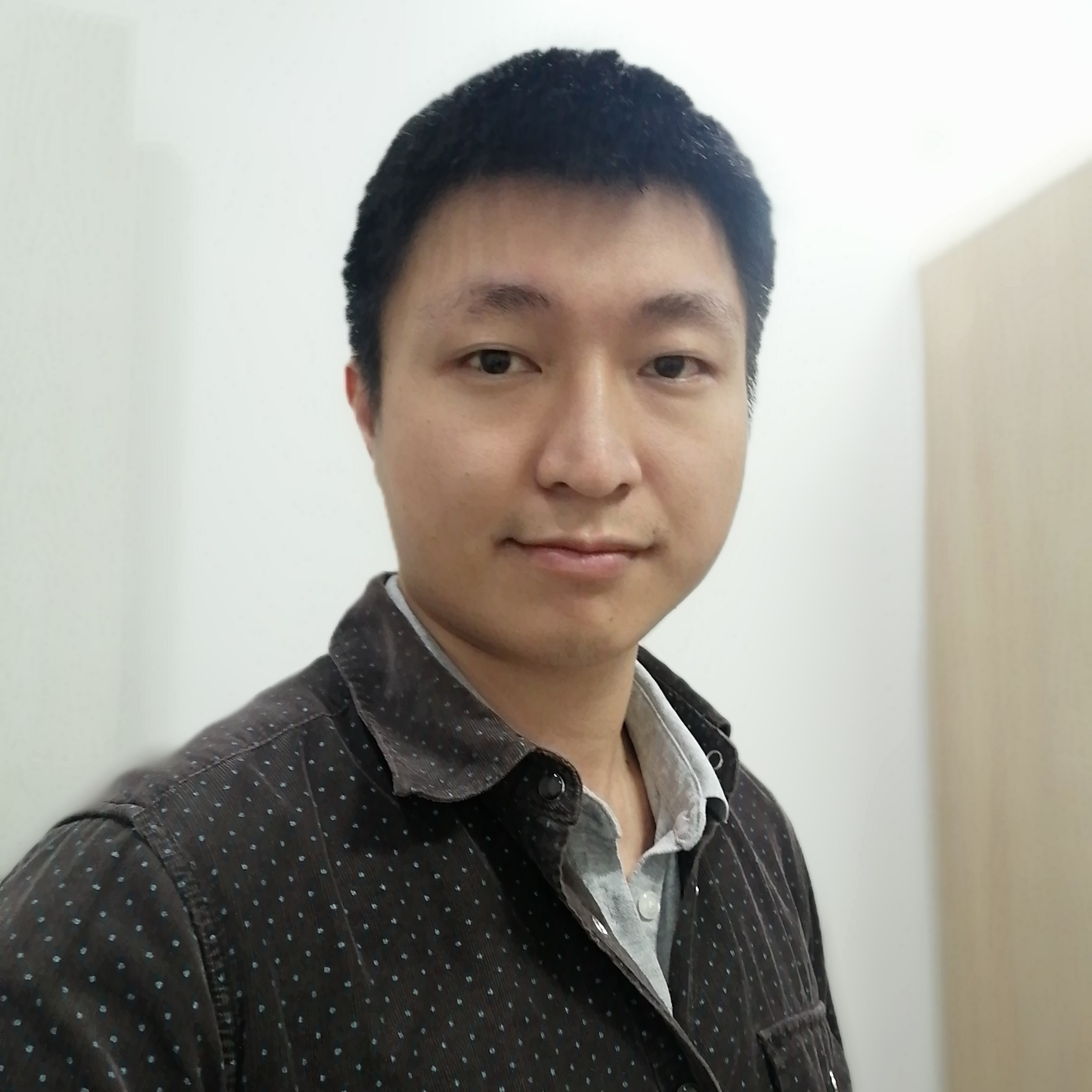 迷离闻书包的照片