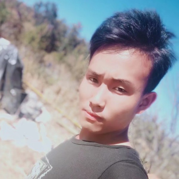 明媚爱恋雪碧的照片