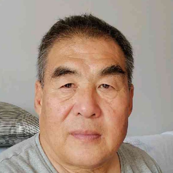 沉静深拥学姐的照片