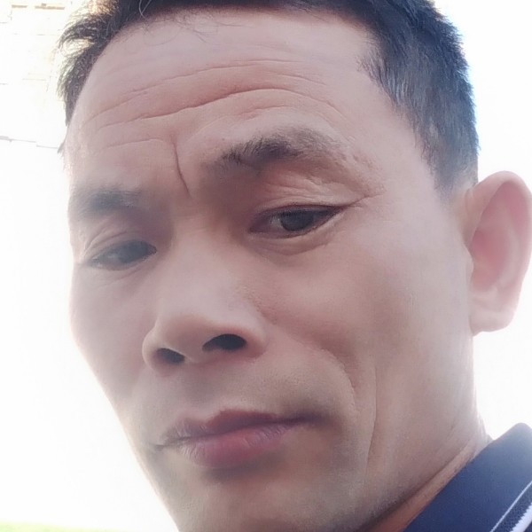黯然踢寒风的照片