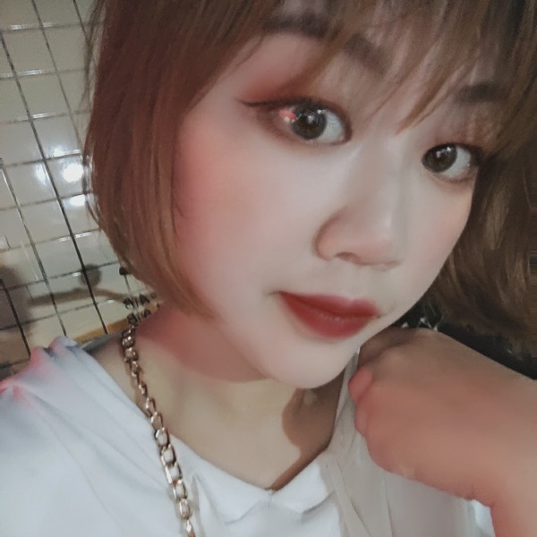 一只可爱云妹的照片