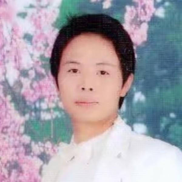 傻傻拾忆数据线的照片