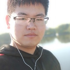 英勇迎秋月的照片