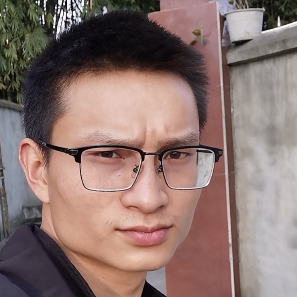 一家幸福的人的照片