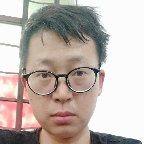 理想ko现实的照片