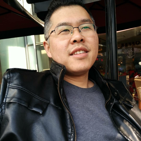 鲤鱼泪了洛尘的照片