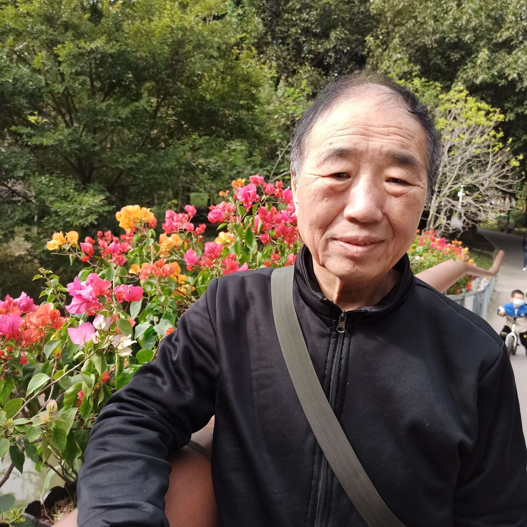 友好方大叔的照片