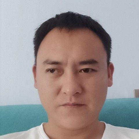 手套回眸辛勤的照片