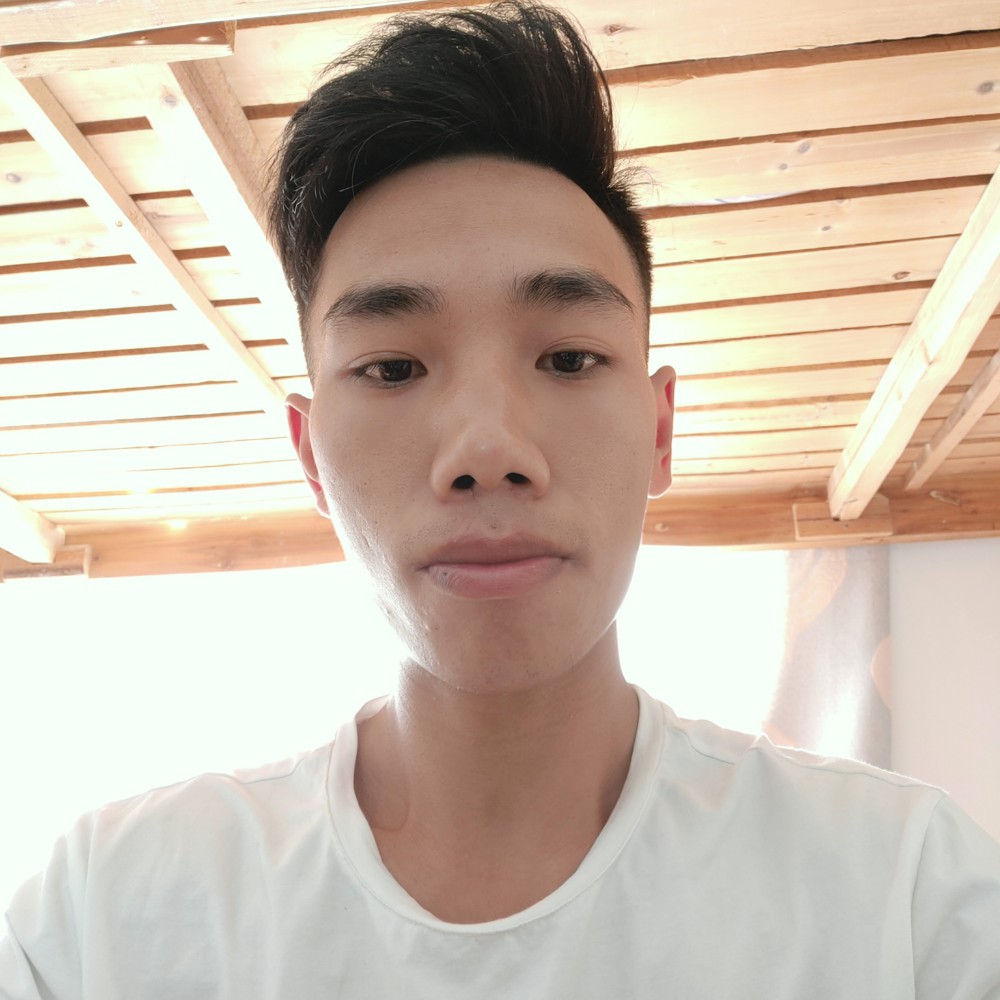 面条吃人了的照片