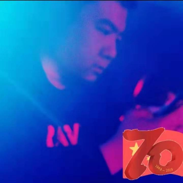黑米凝眸孤独的照片