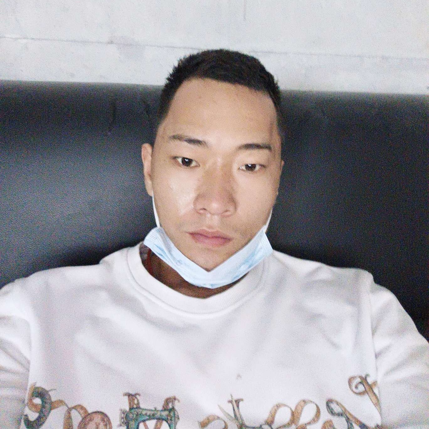 如梦挽手俊逸的照片