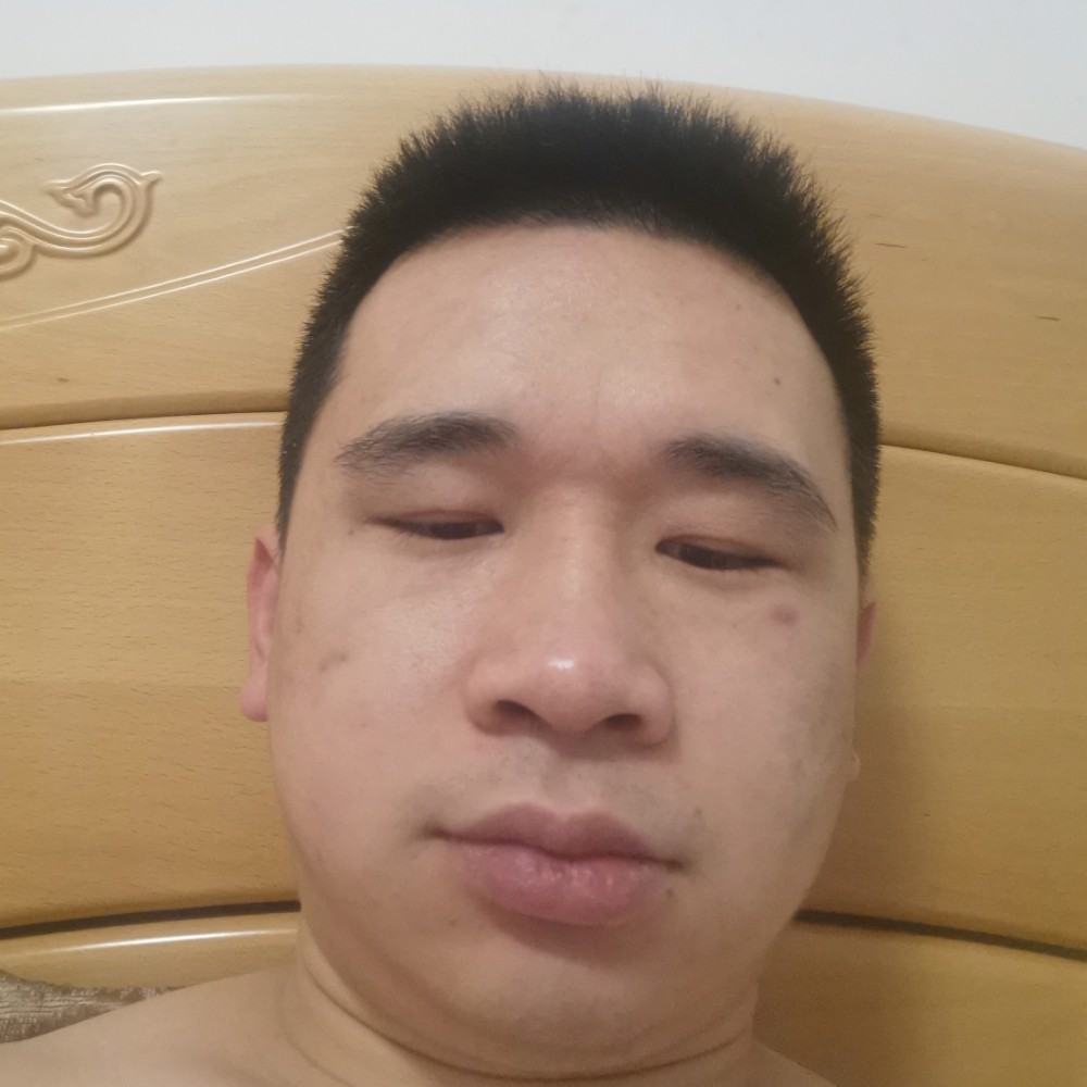 小蝴蝶停止眯眯眼的照片