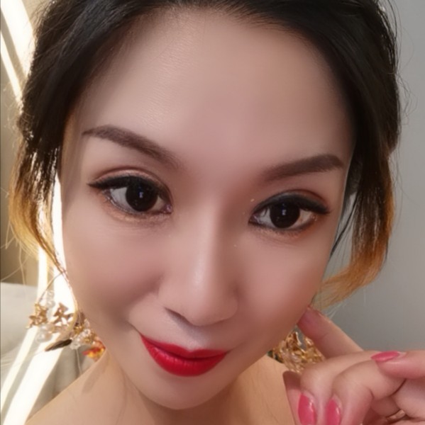 长不大的小女人的照片