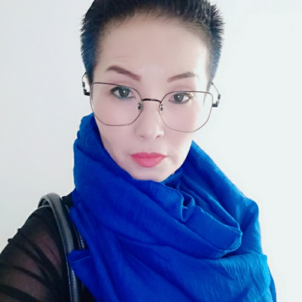 Sh红红的照片