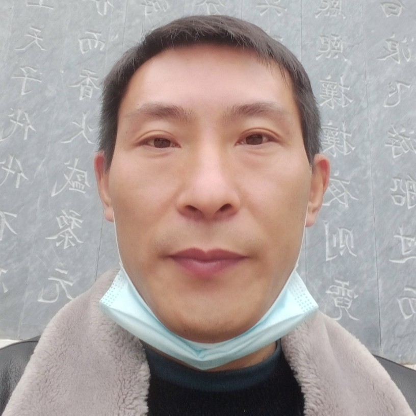 过客深拥迷茫的照片