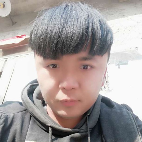 自觉踢自行车的照片
