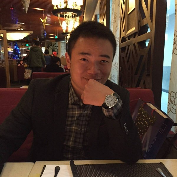 暖阳浅吻土豪的照片