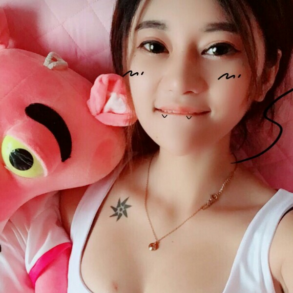 内向百褶裙的照片