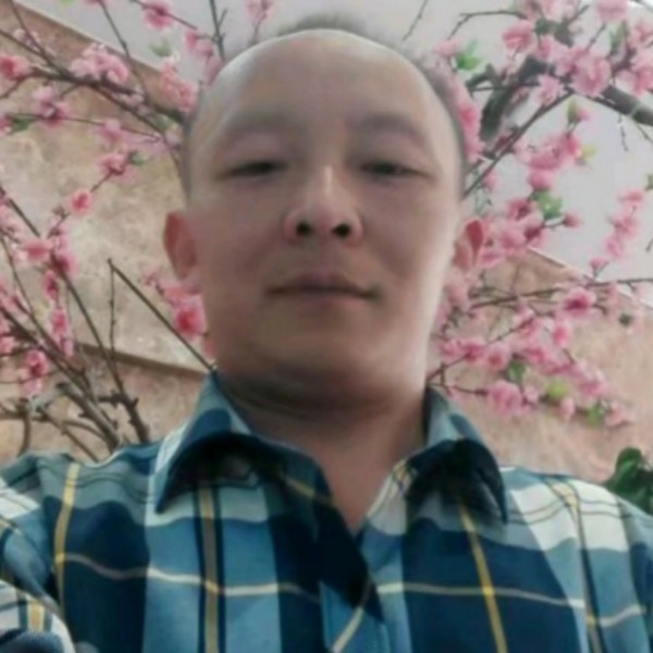 老鼠深拥还单身的照片
