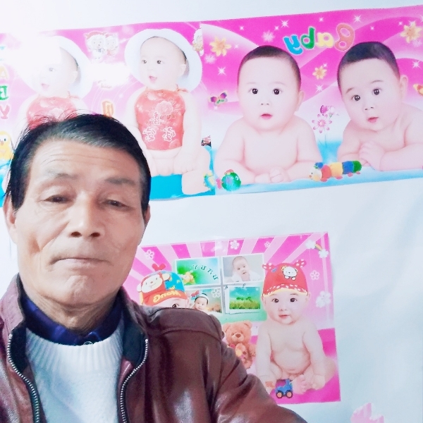 英勇秋天的照片