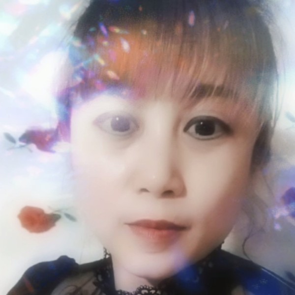 鲜花笑无心的照片