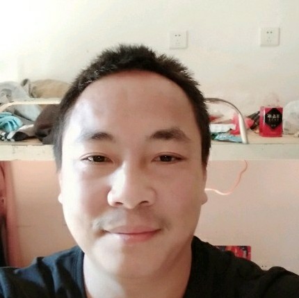 建建高深的照片