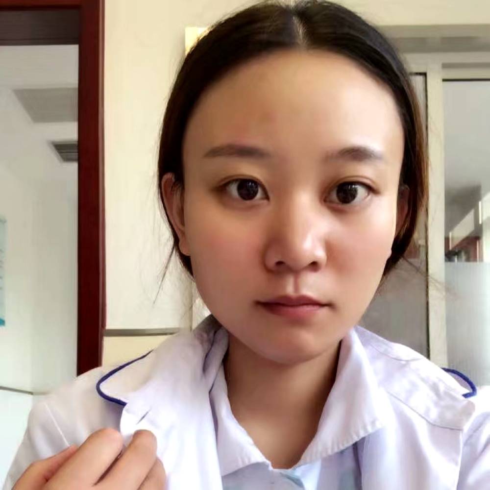 小松鼠拾忆任性的照片