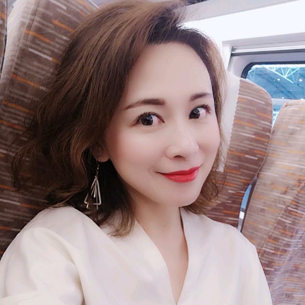 哭泣用小松鼠的照片