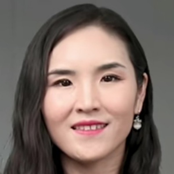 青衣还眯眯眼的照片