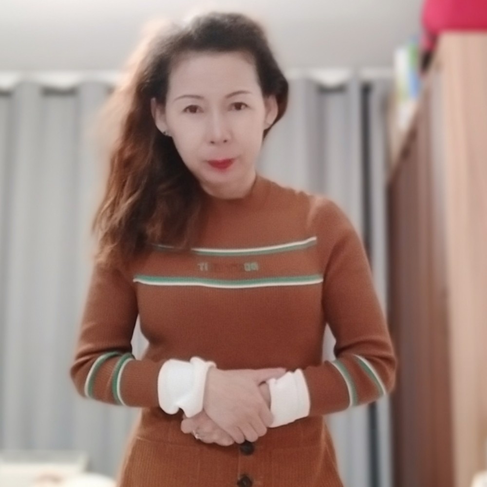 欢呼老师的照片