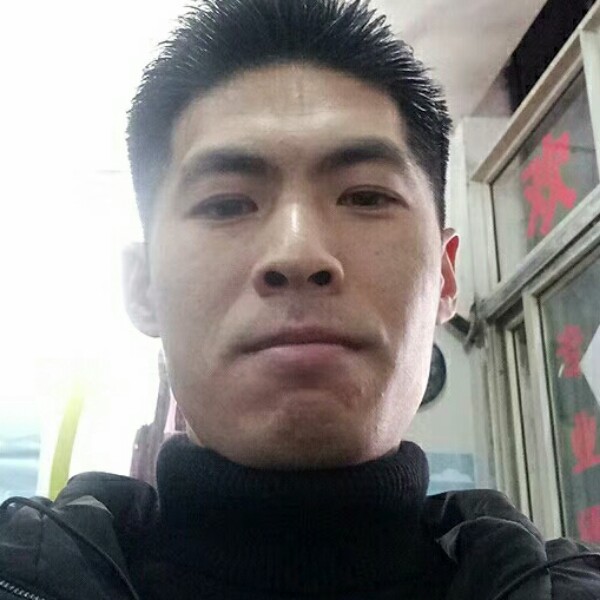 呓语那一个人的照片