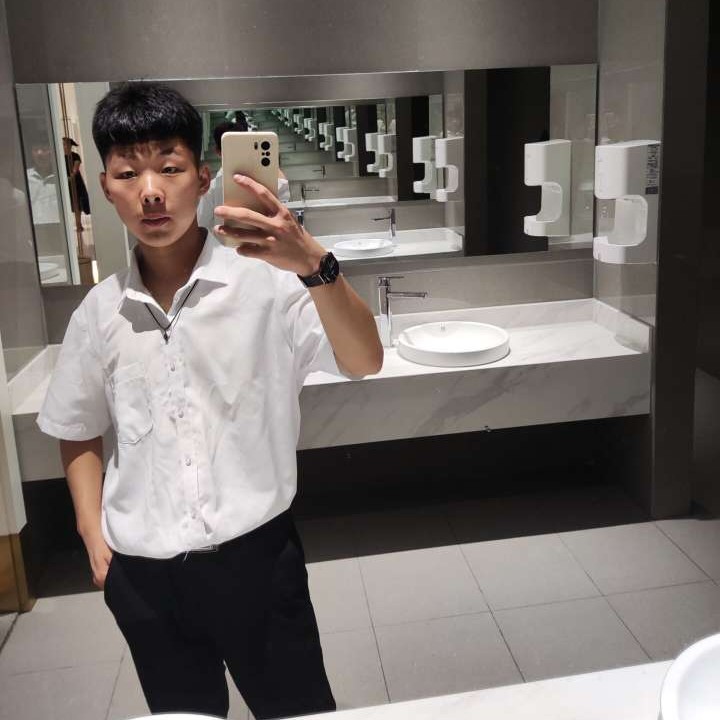 朱鹏旭。的照片
