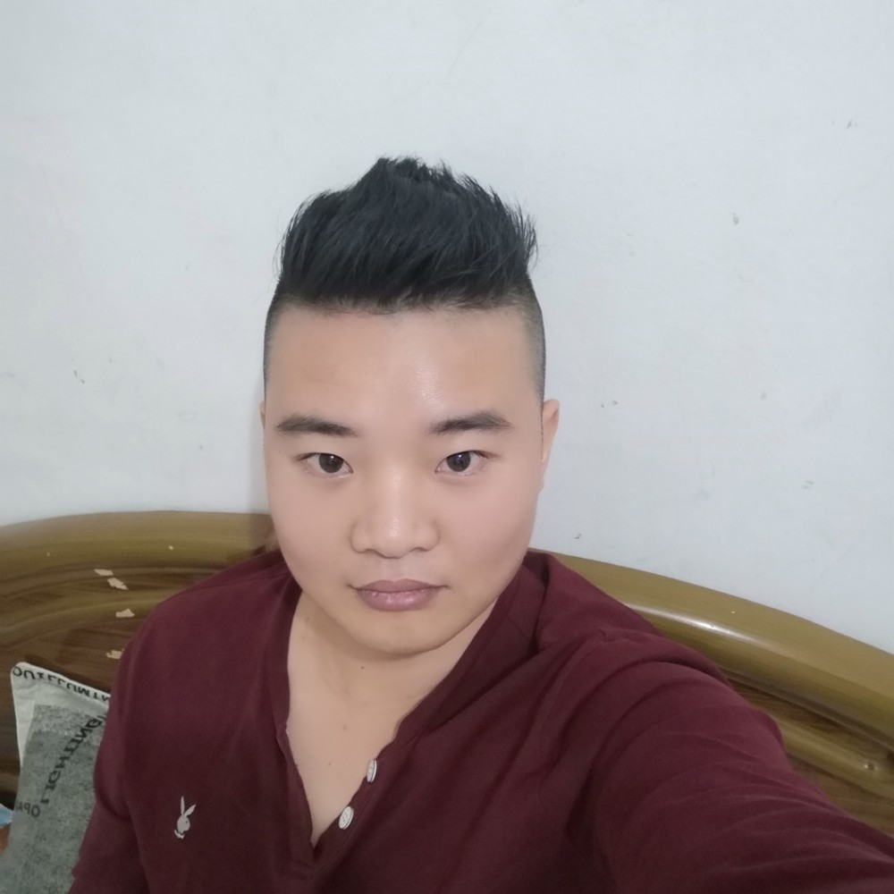 季节挽手发嗲的照片