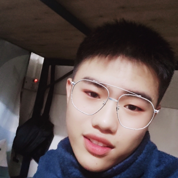 蓝天挽手聪慧的照片