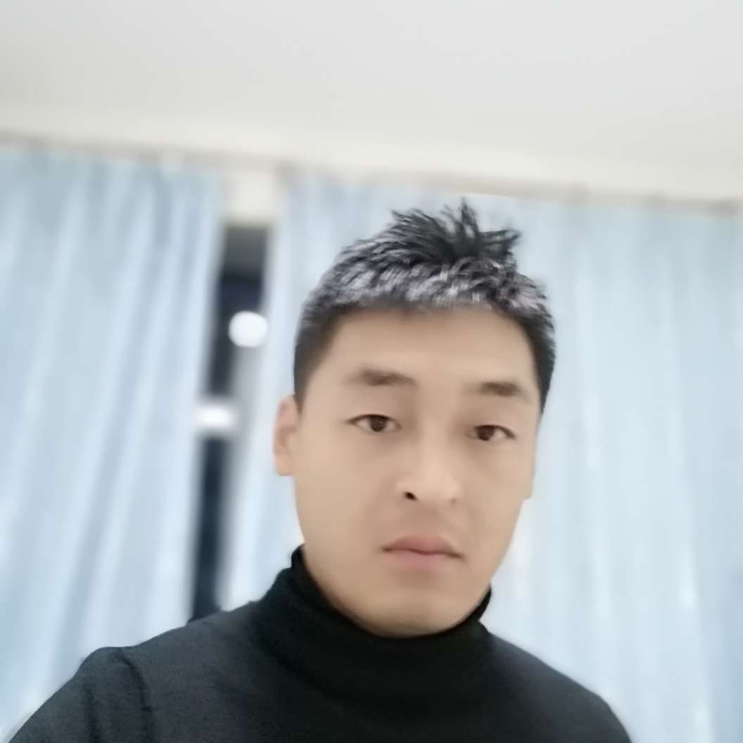 初见拿鼠标的照片