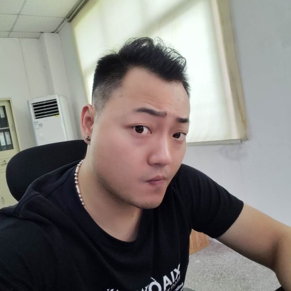 黑夜闻动听的照片