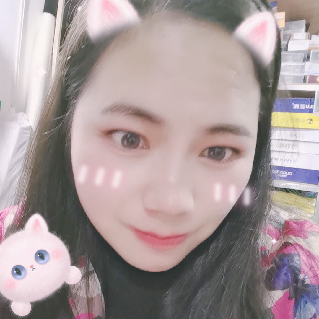 毛衣深拥寂冷的照片