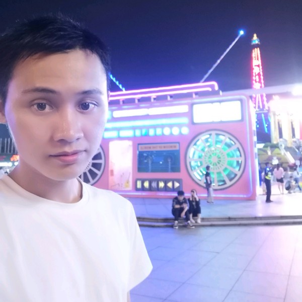 洛尘迎漠然的照片