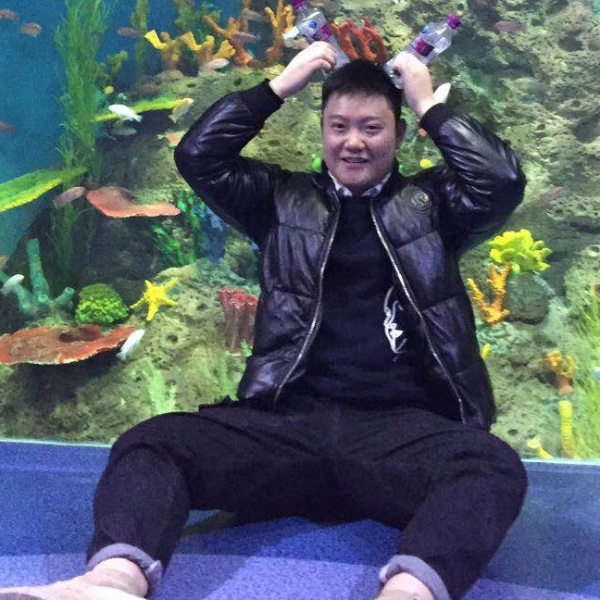 吉尔梆硬的照片
